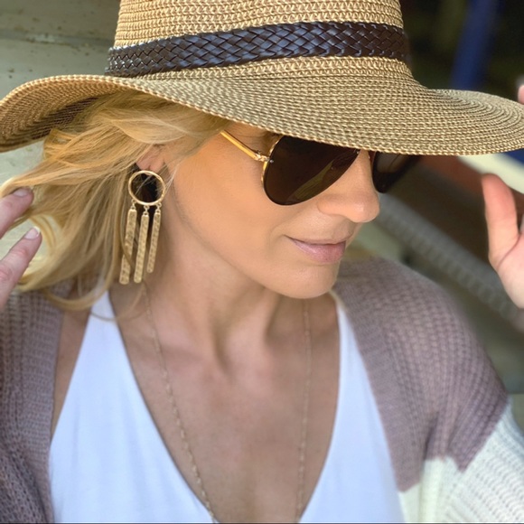 FEELING THE BREEZE HammereD Fringe Earrings-GOLD - Picture 2 of 3